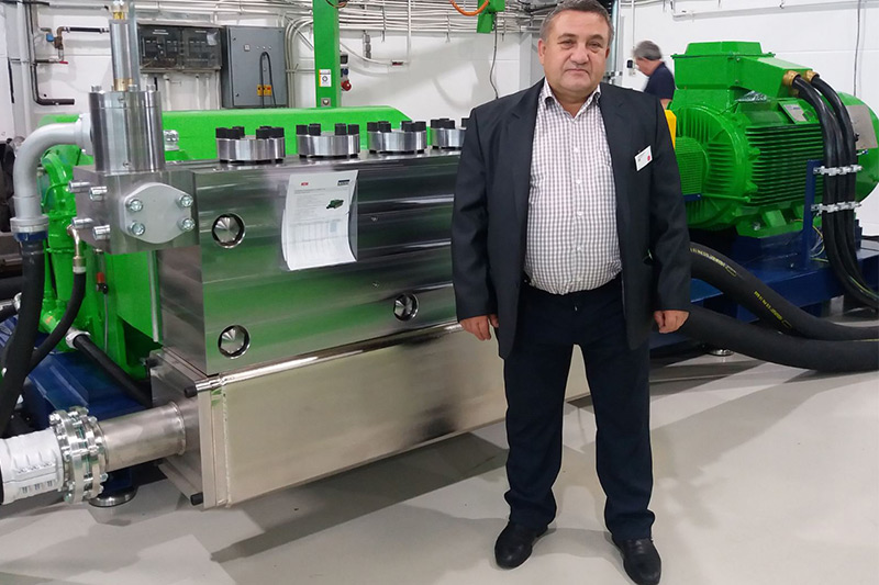 Epos presenting a KAMAT pump in the Ukraine.