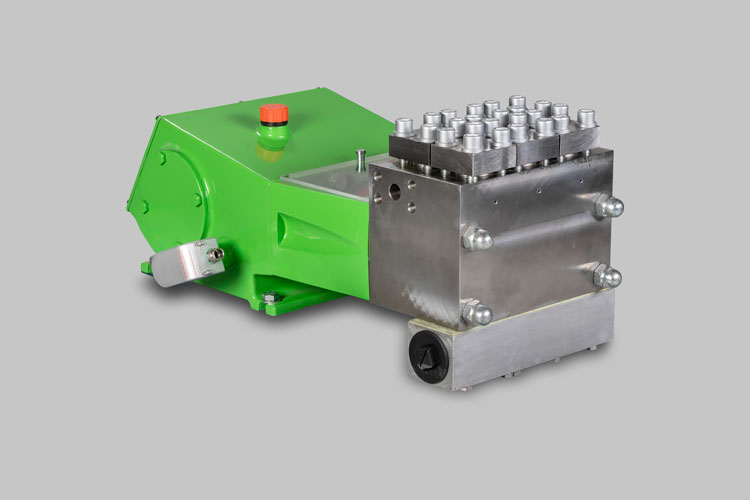 The green KAMAT high-pressure plunger pump K 4500-3